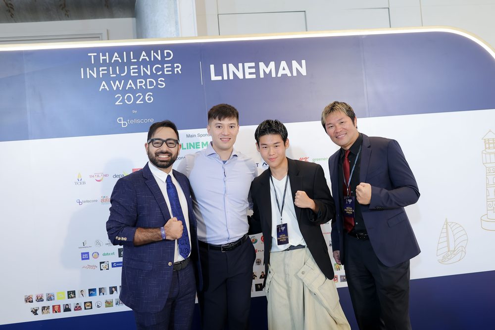 Thailand Influencer Awards 2026 会場でのベンゼイン、Yuji Belezaと関係者